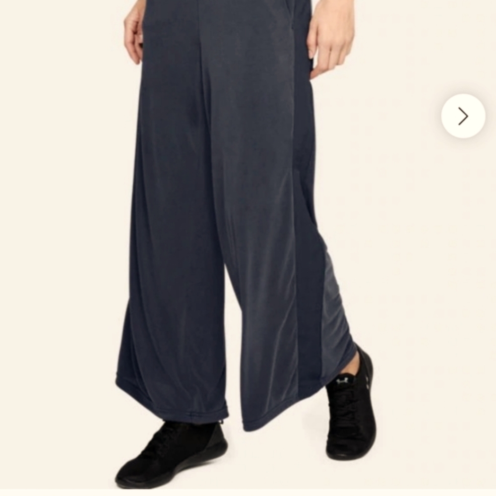 UNDER ARMOUR Black Utility Pants Unstoppable Volume Pants